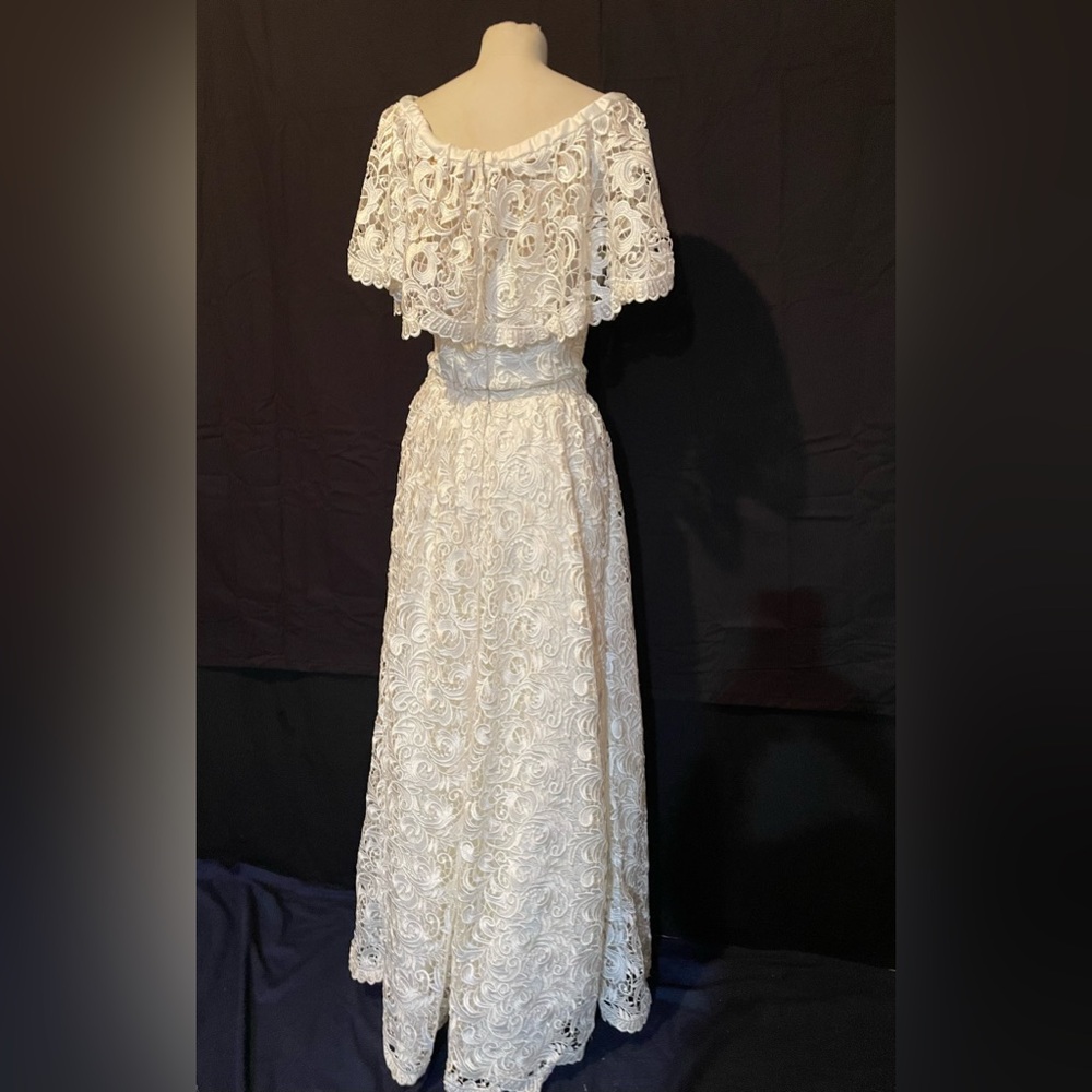 Designer Pas de Deux, 12
Ivory, Guipure Lace A-Line Skirt, Corset, Cape